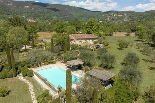 If you are looking for a charm and serenity in a magical setting, with the Riviera and Provence on y
