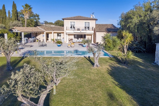 Valbonne : situated in a quiet residential area within walking distance to the village with a south-