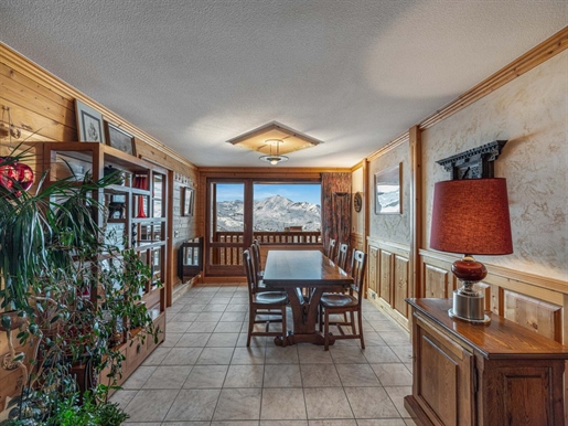 Magnificent 4-Room Duplex Apartment In The Centre Of Val Thorens RESORT.

Just a stone& 03