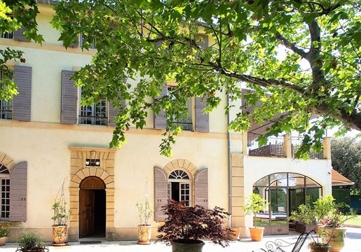 In a private area with gate and access code, Bastide of the XVIIIth century at 15 minutes walk from