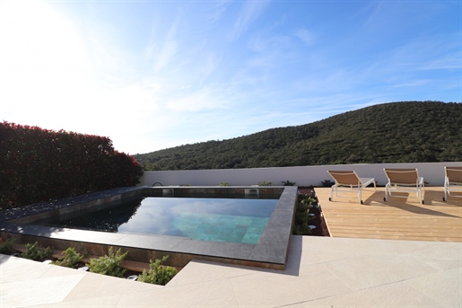 Magnificent modern villa in Cavalaire with an area of 140 m2, built on an exclusive plot of 593 m2 o
