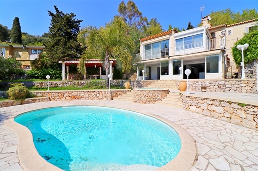 Pretty charming villa in complete calm, sunny all day and only 10 minutes from Monaco. 

I