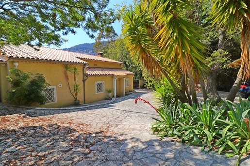 Pretty charming villa in complete calm, sunny all day and only 10 minutes from Monaco. 

I