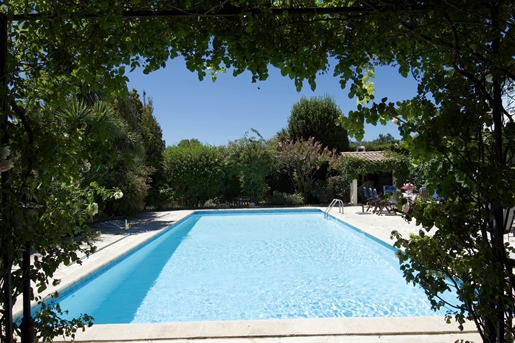 Charming and lovely bastide located in a peaceful area which offers approximately 270 m2 and faces s
