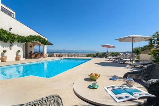 Provencal villa perched on a hilltop with stunning views over Cap d& 039 Antibes and the Alps, situa