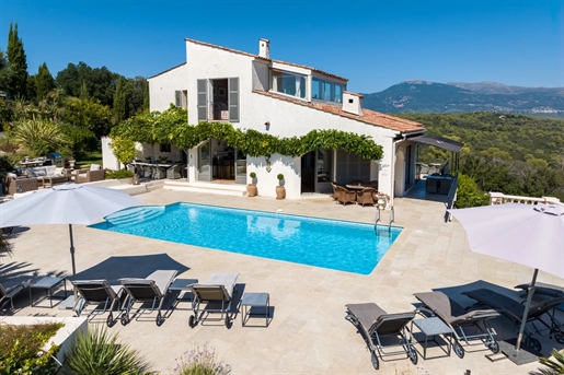 Provencal villa perched on a hilltop with stunning views over Cap d& 039 Antibes and the Alps, situa