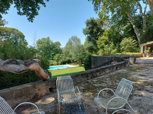 A beautiful and rare 18th century bastide tucked away in the beautiful countryside of the South Lube