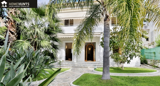 Nice north - Eveche, near Liberation, discover this magnificent villa of 155 m2 built on a garden of
