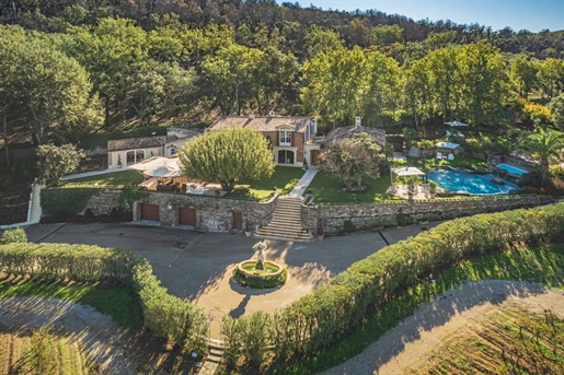 An unparalleled and rare opportunity has arisen in the middle of one of Provence& 039 s wine regions