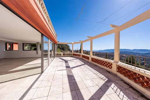 Grasse, close to the city center of Grasse and the village of Cabris. 

Located on a close