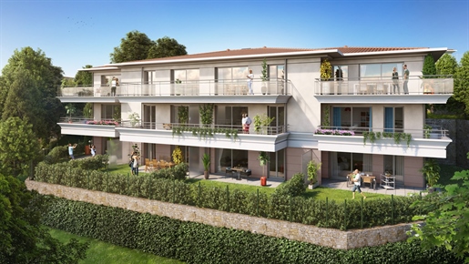 Situated in the hills of Cannes you will be seduced by this top floor 3 bedrooms.

A real
