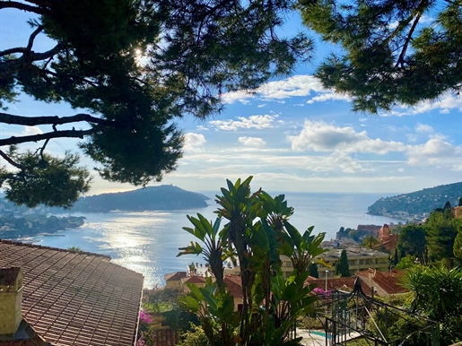 Villefranche sur Mer, Perfectly located on a plot of more than 1600 m2 in absolute calm and a 5-minu