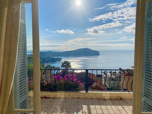 Villefranche sur Mer, Perfectly located on a plot of more than 1600 m2 in absolute calm and a 5-minu