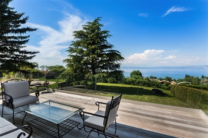 Evian, Exceptional and rare and authentic Farm building of about 300 m2, located on a plot of 2317 m