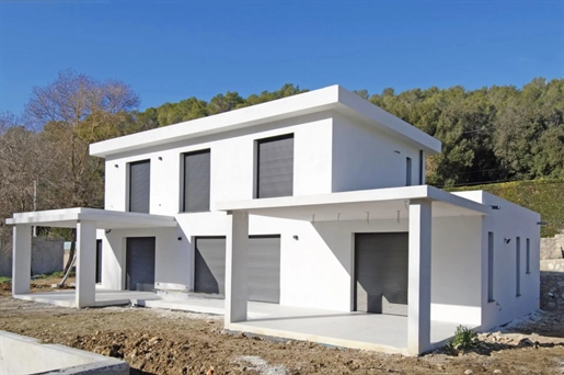 Close to Valbonne : situated in a residential area close to all amenities, beautiful contemporary-st