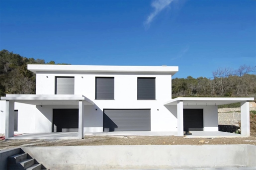 Close to Valbonne : situated in a residential area close to all amenities, beautiful contemporary-st