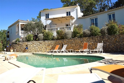 Lorgues, great investment......Property with 5 Apartments near the village.

Large villa w