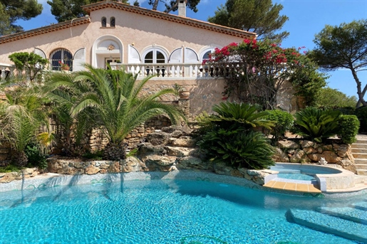 Home to some of many luxury private home, Cap d& 039 Antibes: 

Charming south facing Prov
