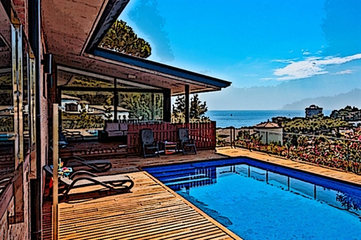 Modern villa with 4 bedrooms, located in the elite urbanization Mas Vil&agrave , 15 minutes walk to