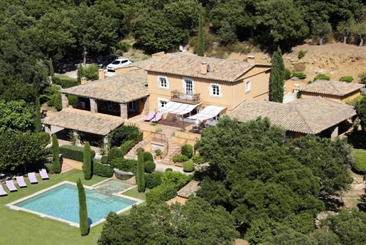 Magnificent property with panoramic views over the whole village of Plan de la Tour and the surround