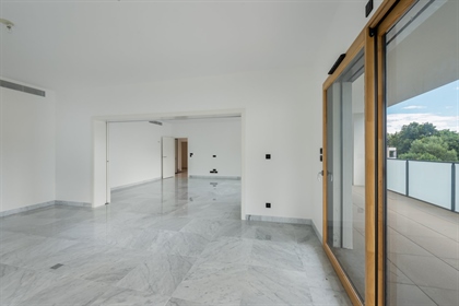 At the gates of Geneva, bright &amp luxurious contemporary &amp family flat of 291 m2 benefiting fro