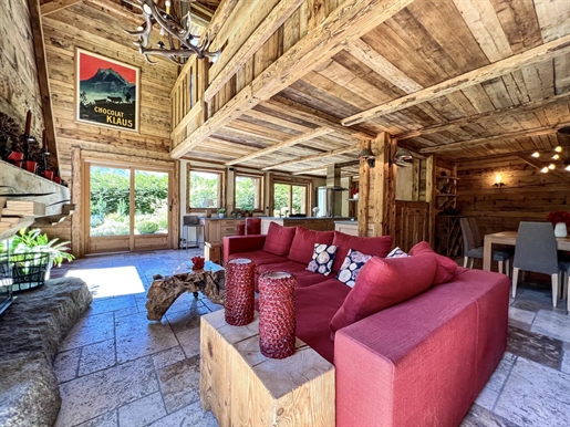Stunning mountain view Chalet, Chamonix Mont Blanc. Close to the golf course and the Flegere ski slo