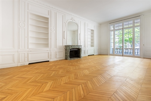 Paris 16Th - Iena Avenue apartment

Magnificent apartment of 314.93 (Carrez law) completel