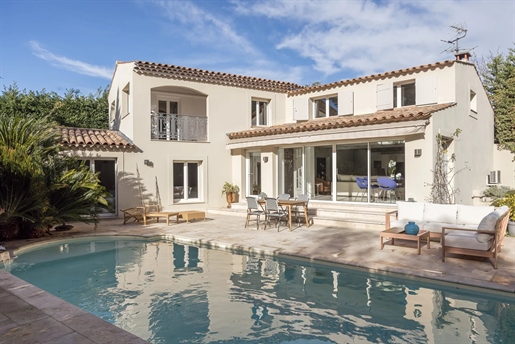 Superb family home with pool.

On the heights of Cannes and close to the Vieux Cannet, a f