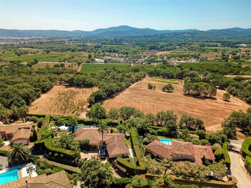 Perfectly situated in the middle of the Gulf of Saint Tropez, in a peaceful, gated estate, this magn