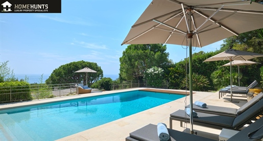 Beautiful contemporary Californian style villa in the heart of Cap Ferrat in a quiet and residential