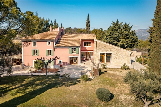 Bastide in a dominant position boasting a breathtaking view! 

A peaceful place, several s