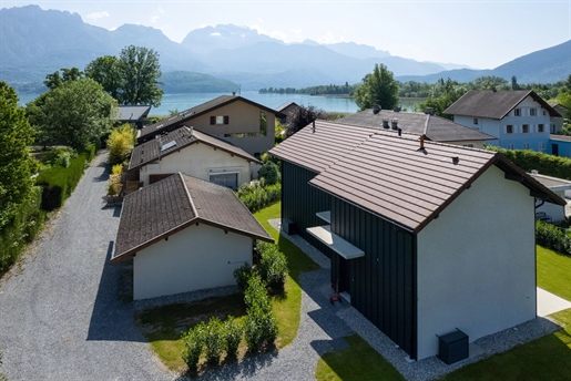 Close to the lake, contemporary villa offering 2 properties in one....

Sevrier, new house