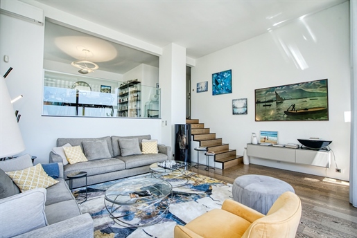 Cap Brun, in a quiet, sought-after location, sumptuous 153 m2 duplex apartment with top-of-the-range