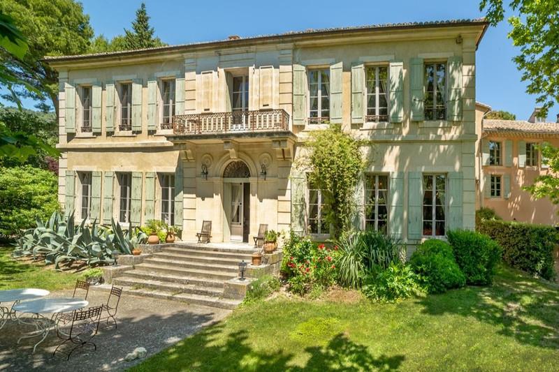 Purchase: Luxury property (84330)