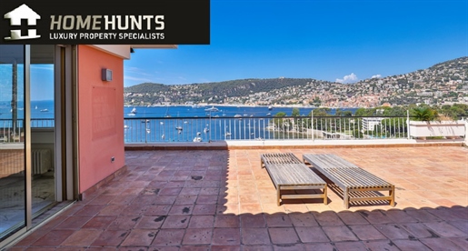 Saint-Jean-Cap-Ferrat, 135 m2. Apartment on the top floor of a luxury residence with janitor and swi