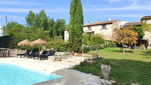 New and rare in Cotignac this beautiful renovated old stone house from the 17th century.

