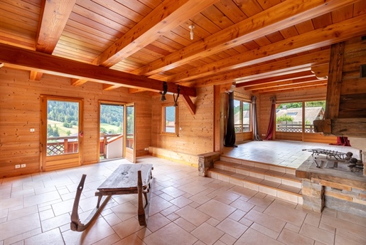 Abondance: large larch chalet with a surface area of 364 m2 and grounds of over 2,000 m2. 
