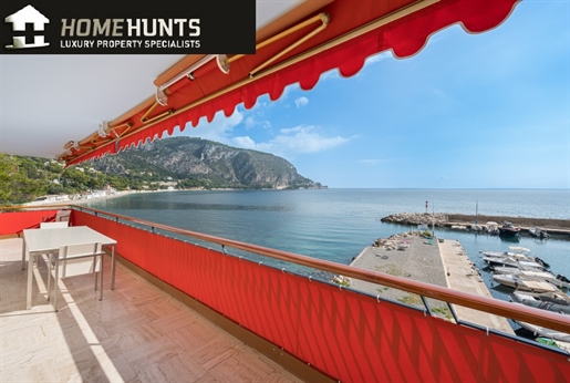 Eze/ Eze Bord de Mer: Sea front apartment

This front-line corner apartment is right on th