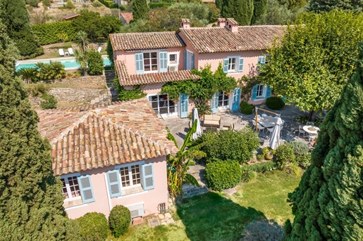 Located a few minutes from the village of Valbonne and the town of Grasse, sitting in a quiet area,