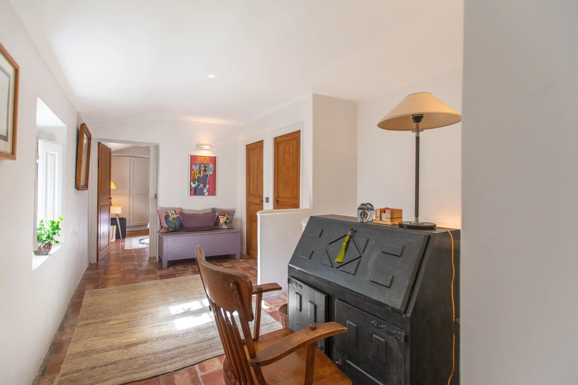 Purchase: Apartment (06160)