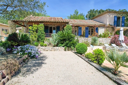 Close to Grimaud village, very charming Provencal bastide within a secure private domaine.
