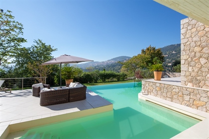 Nestled in the heart of the Grasse countryside, stunning property of contemporary style mixing harmo