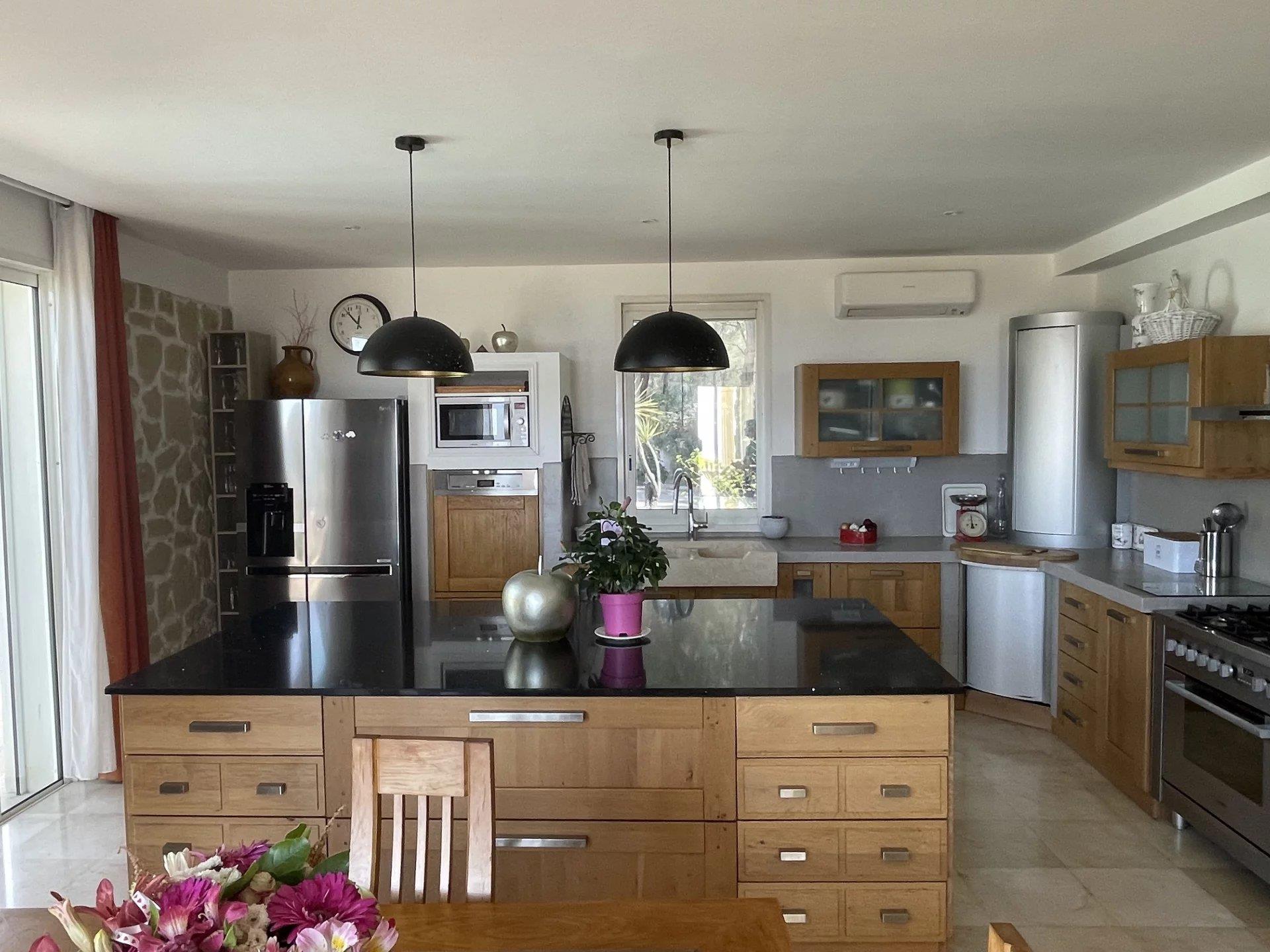 Purchase: House (13600)