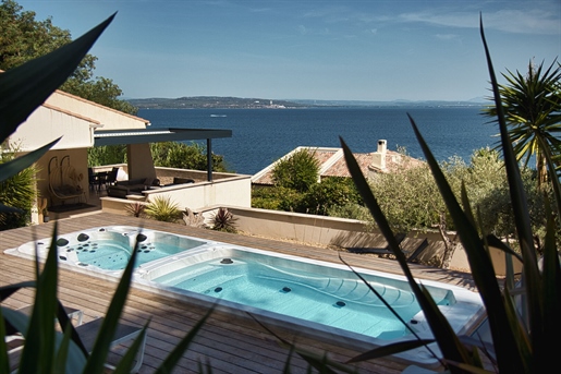 40Km northwest of Marseille, Istres a charming village in the heart of Provence, overlooking etang d
