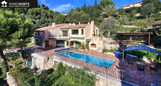 Sea view home with guest accommodation in a peaceful setting in Nice Vinaigrier 

Come and