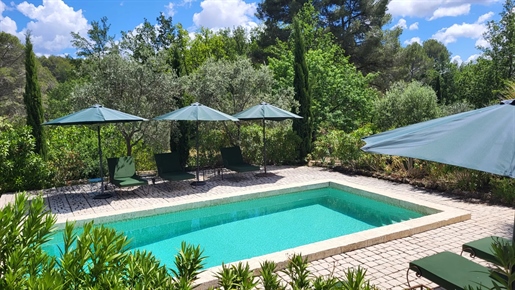 Looking for a Provencal country house with a guest house for sale near Flayosc? 

We prese