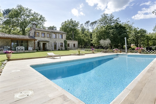 Set within 1652 m2 of grounds come and discover this charming stone family property completely renov