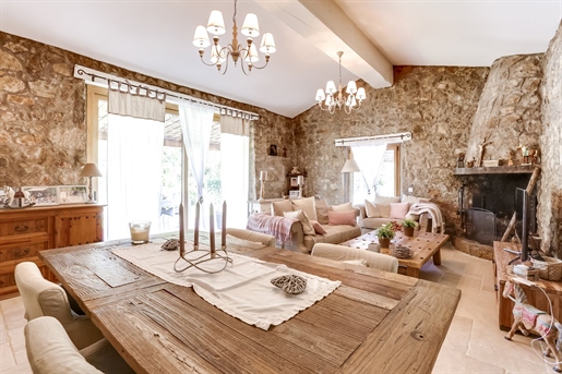 Set within 1652 m2 of grounds come and discover this charming stone family property completely renov