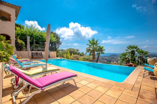 Elevated sea view villa in the heights of Sainte-Maxime.

In the calm and secure domain of
