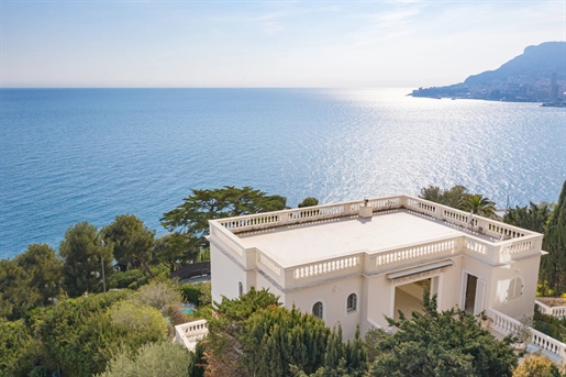 Belle Epoque property whith breathtaking sea view, located on the Golfe Bleu only a few minutes from